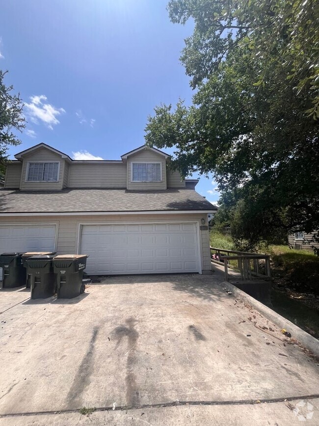 Building Photo - 933/935 Unit 935 Sagewood Trail Rental