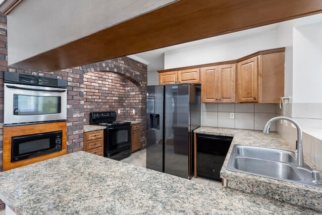 Photo - 6827 Hollow Hearth Dr