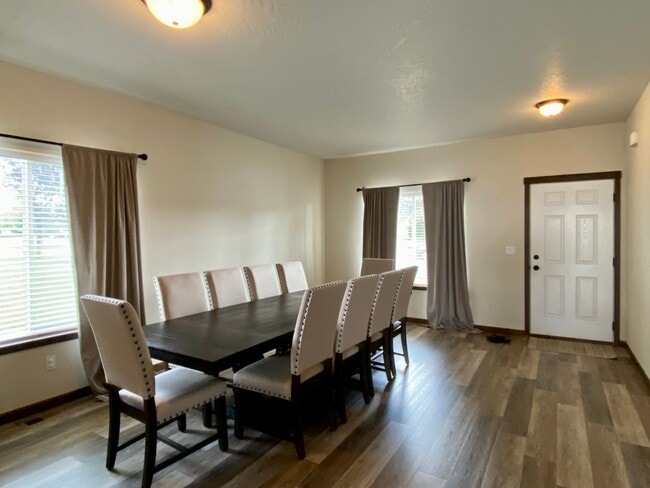 Building Photo - Immaculate home in the heart of Strawberry...