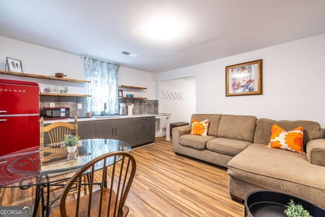 Photo - 4350 Welcome All Rd