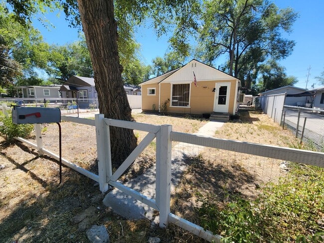 Best Deal - Single Family Home! Large Dog OK! - Best Deal - Single Family Home! Large Dog OK!