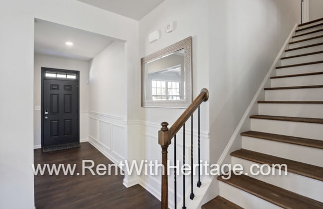 Photo - Custom DR Horton Home in Popular Overlook at Camp Creek/ Attention to Detail / Fantastic Location