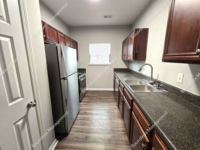 2330 Hackamore Dr