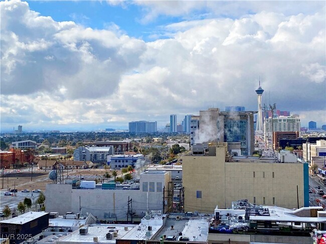 Building Photo - 150 S Las Vegas Blvd Unit 1108 Rental