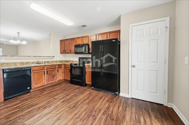 Photo - 406 Flint Dr