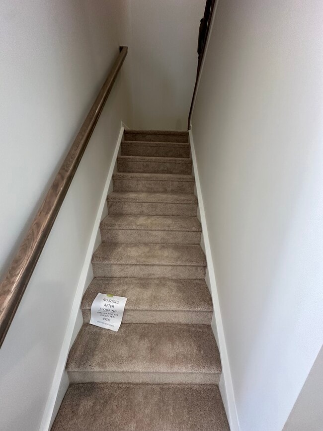 Photo - 220 Paneer Ln