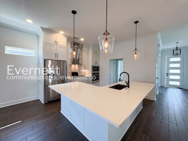 16 Short Leaf Ln