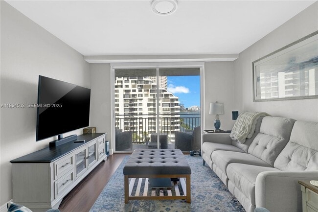 Photo - 770 Claughton Island Dr Unidad 1113