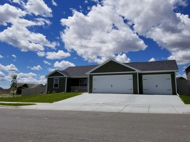 Building Photo - 3 bedroom in Billings MT 59106 Rental