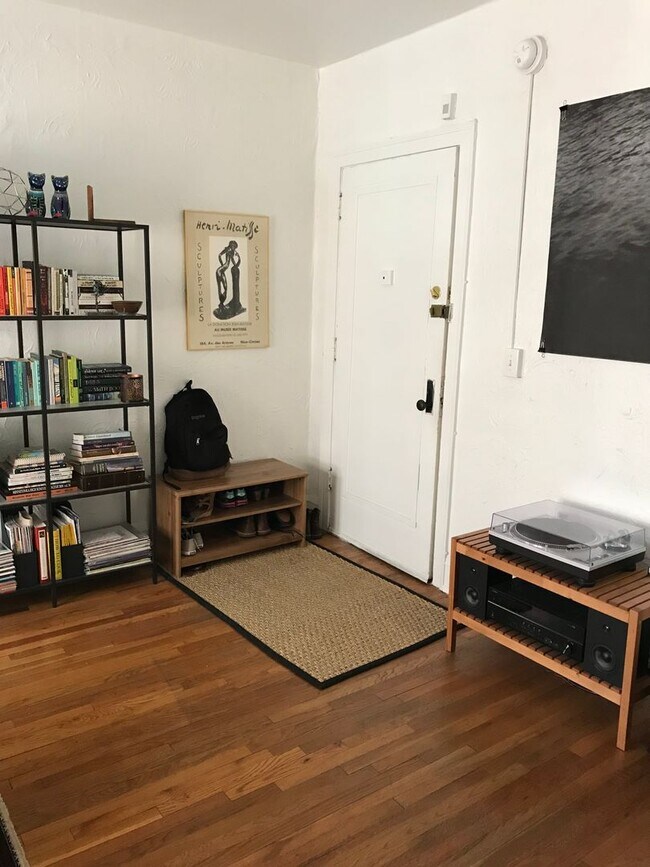 Photo - Harriet Apartments