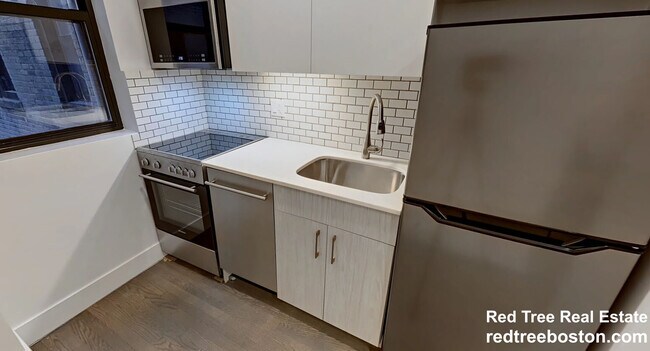 Photo - 11 Peterborough St