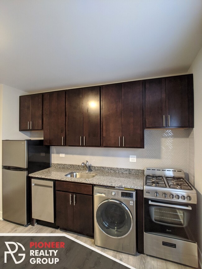 Photo - 423 W Belden Ave Unit 429.5-B206