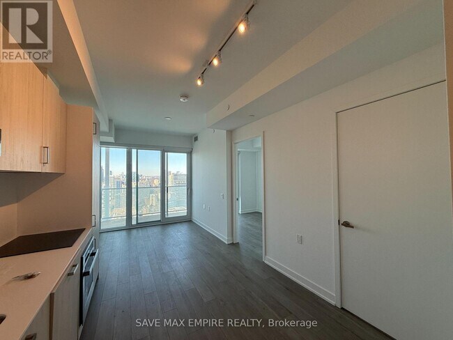 Photo - 88 Queen St E Unit 5316