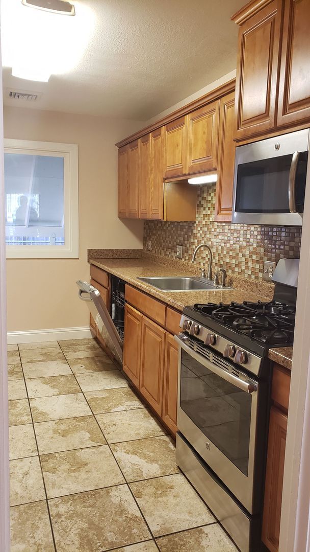 Photo - 3110 Oak St Unit A