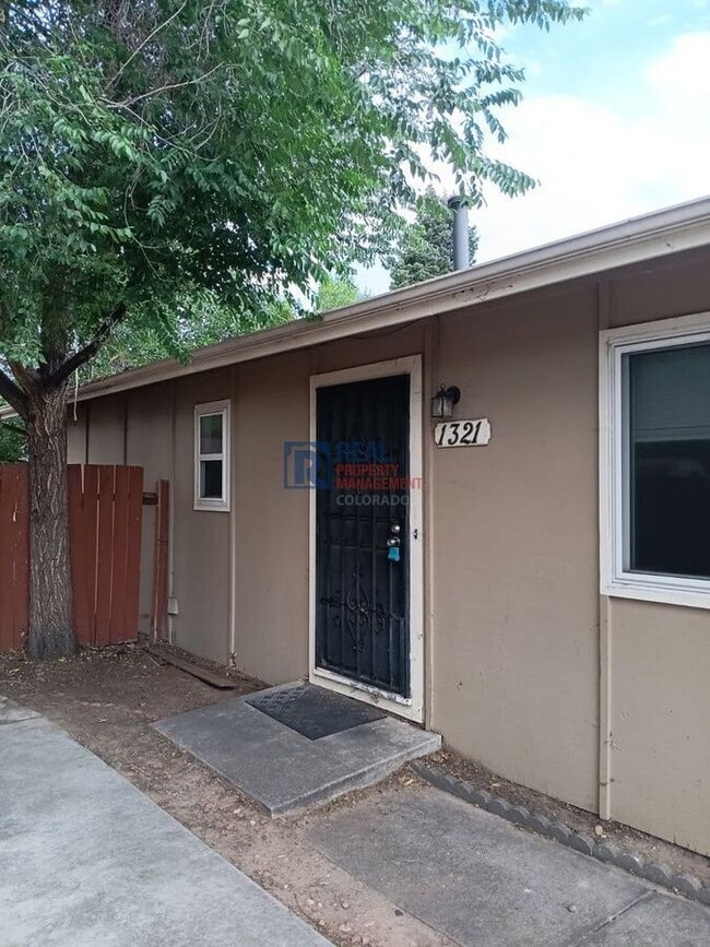 Building Photo - 1321 Potter Dr Rental