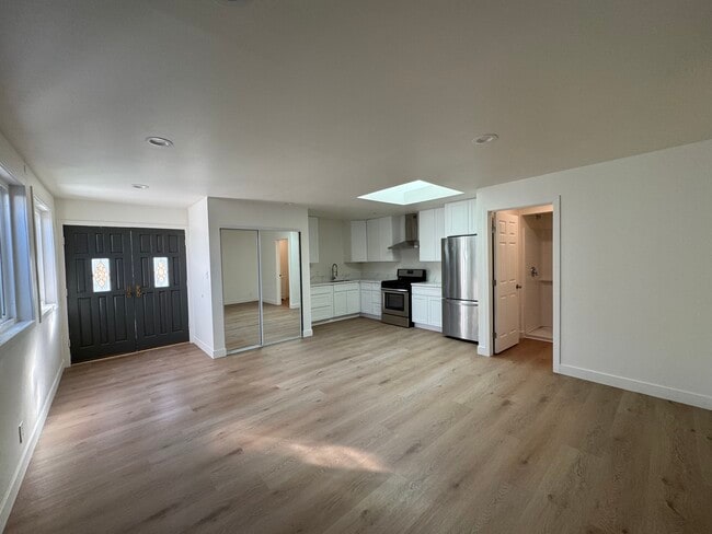 Photo - 6534 Peach Ave