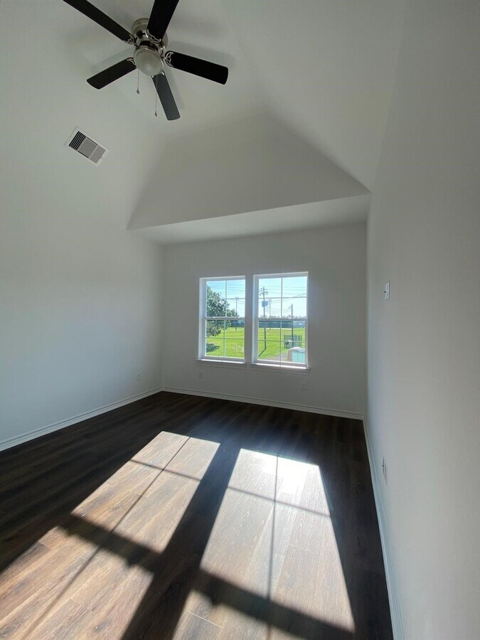 Photo - 3253 Real St Unit B