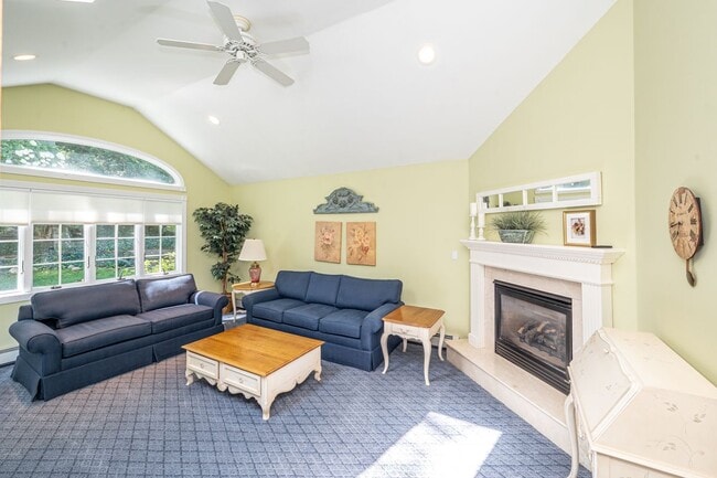 Photo - 40 Somerset Dr