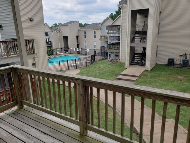 Photo - South Nashville Flat Overlooking Pool