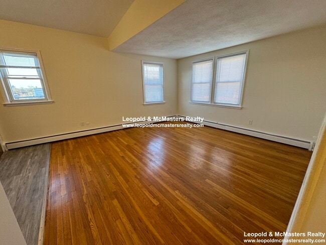 Building Photo - 168 North Beacon St Rental