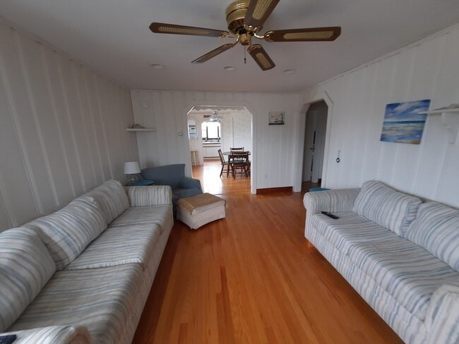 15 Kenilworth St