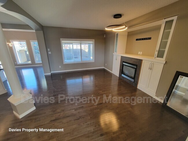 Photo - 8380 Shaske Crescent NW