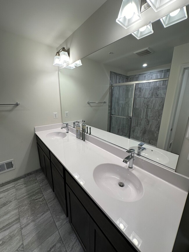 Photo - 1104 Thomas Trl Townhome