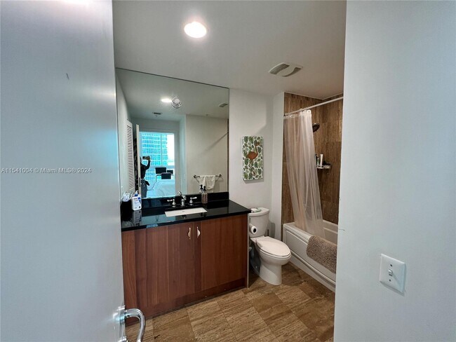 Photo - 300 S Biscayne Blvd