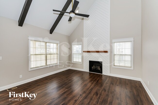 Photo - 372 Lowline Dr