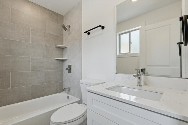 Photo - 2401 N 2nd St Unit E1