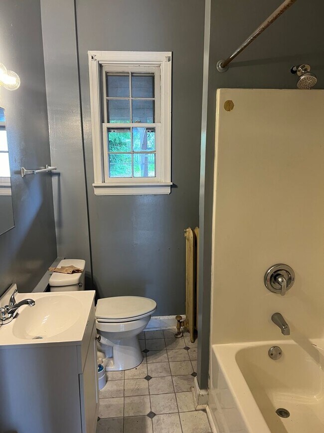 Photo - 702 Northside Ave