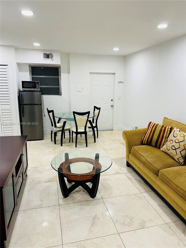 Photo - 1723 Jackson St Unit 2