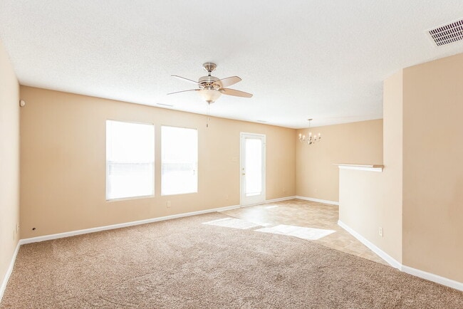 Photo - 834 Littleton Dr