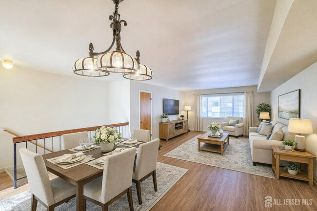 Photo - 1302 Bradley Ct