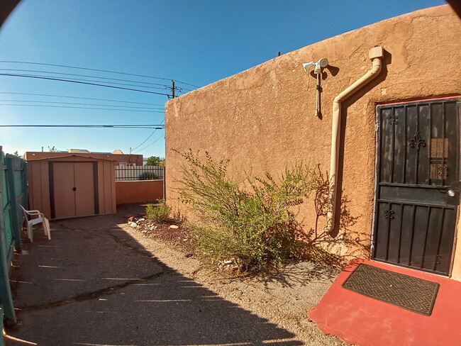 Photo - 1506 Edith Blvd NE