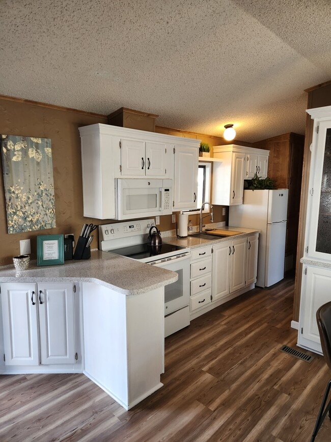 Photo - 8701 Kolb S Rd