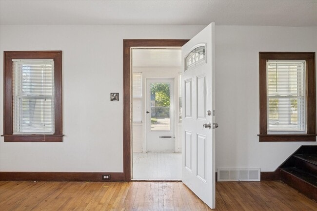 Photo - Redford - 3 Bedroom - $1,400/month