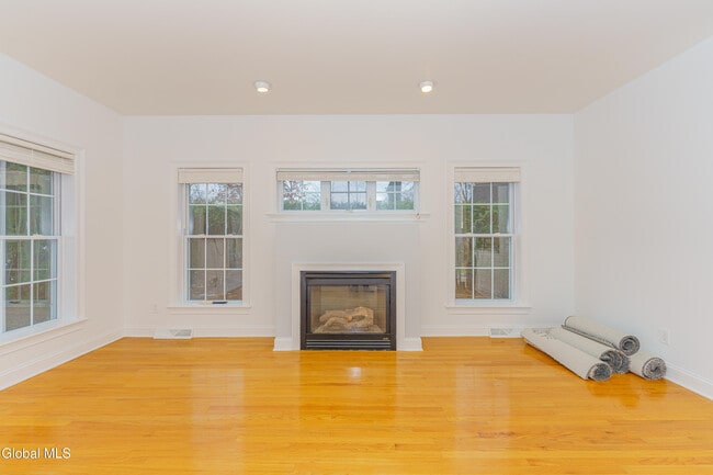 Photo - 80 Vanderbilt Ave