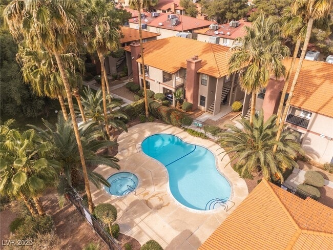 Building Photo - 5576 W Rochelle Ave. Unit 40D