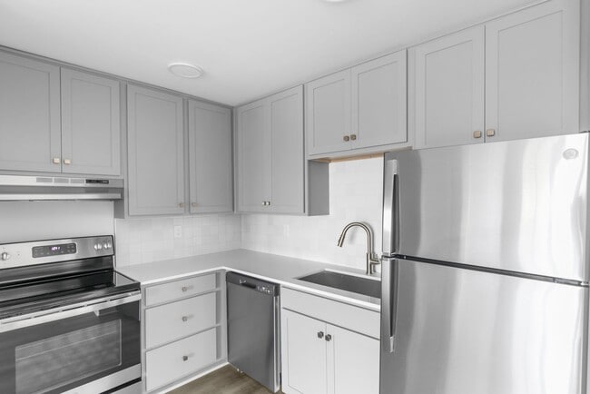 Photo - Riviera Apartments