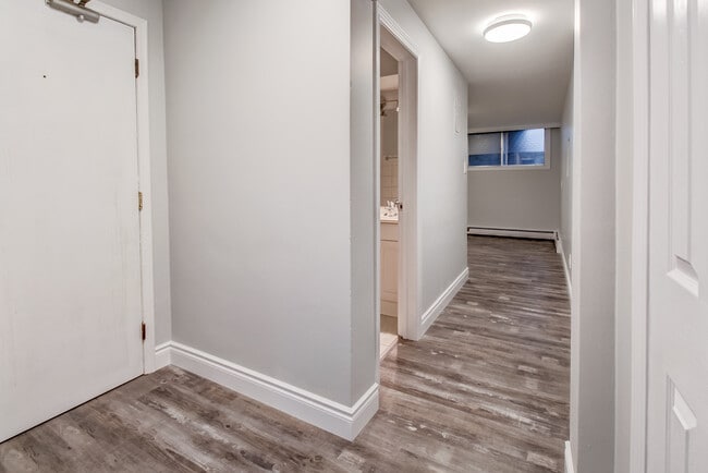Building Photo - 105 Dixon St Unit 6