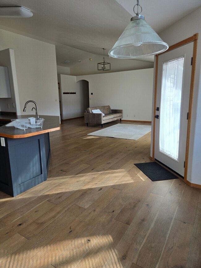 Photo - 2470 Ironwood Ave