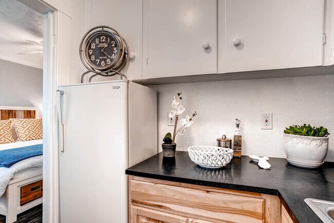 Photo - 1600 Boulder