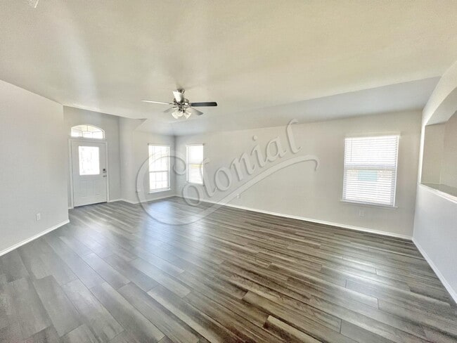 Photo - AVAILABLE BEGINNING OF MAY, APPLY TODAY ON OUR WEBSITE!