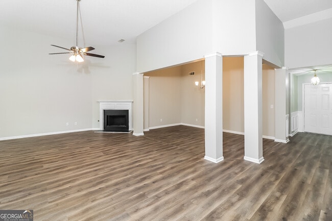 Photo - 4223 Butternut Pl