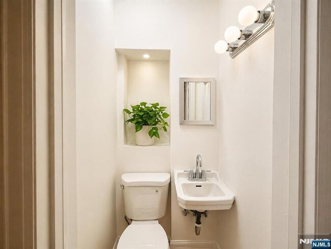 Photo - 1106 Bromley Ave