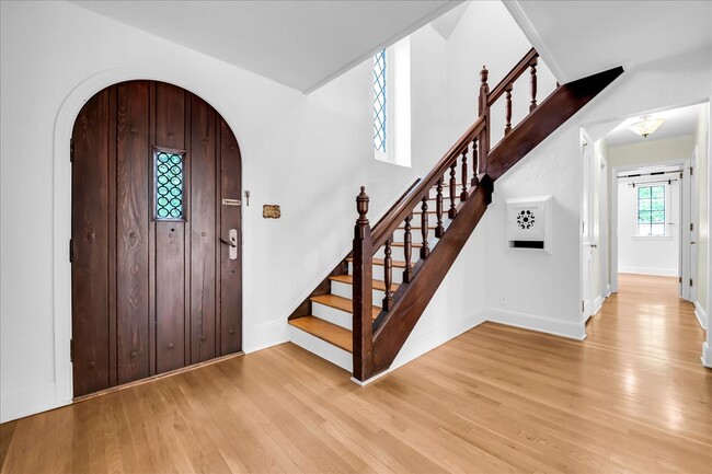 Photo - 455 Linden Rd