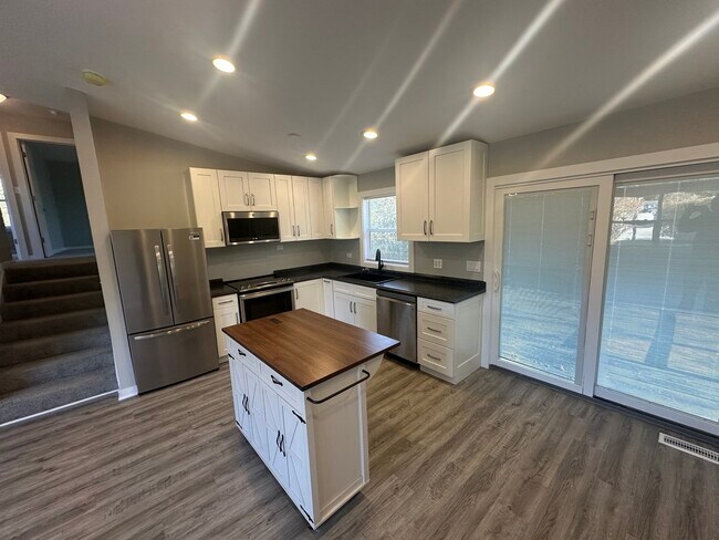 Photo - 1301 Lizabeth Ln