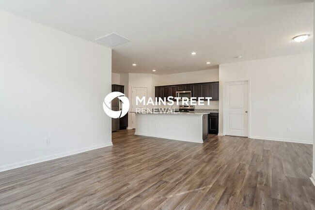 Photo - 4 Bedroom Pet-Friendly Home in Zebulon, NC with Main Street Renewal