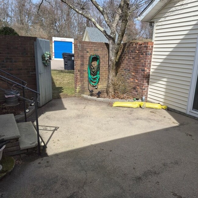 Photo - 956 Brighton Way